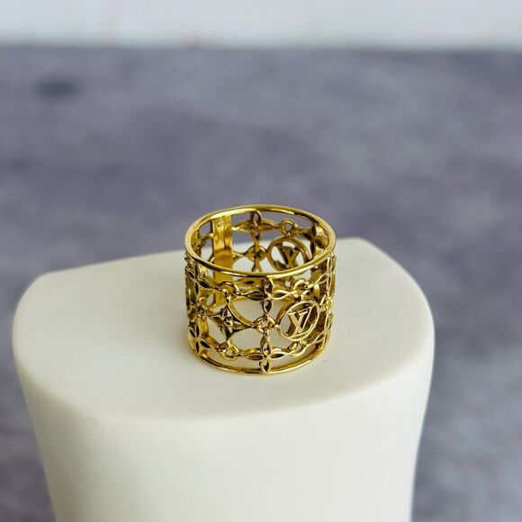 Louis Vuitton Filigree Goldtoned Ring 7 - Picture 3 of 12